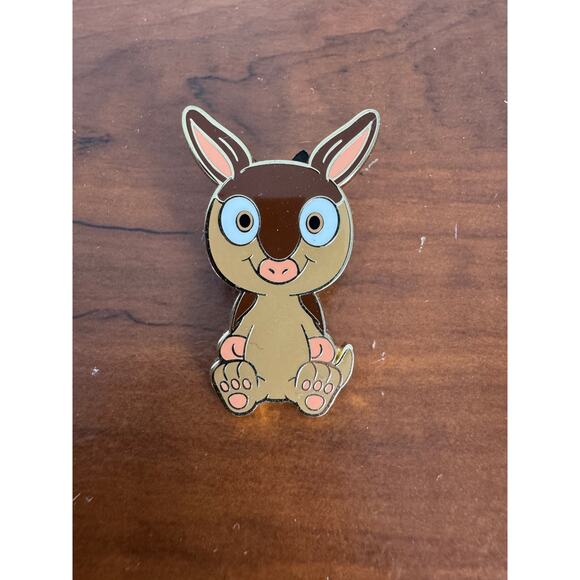 Veefriends Road to Veecon Articulate Armadillo Core, Shimmer, Cosmic Pin BUNDLE - Picture 7 of 11